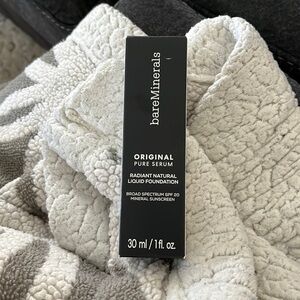 Bare Minerals Radiant Natural Liquid Foundation Light Neutral 2